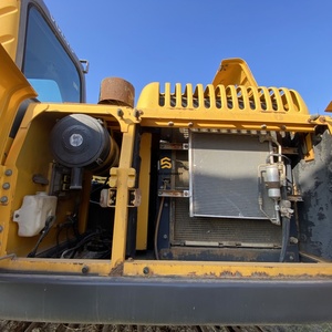 Excavatrice sur chenilles d'occasion VOLVO EC210BLC, idéale pour les projets de travaux lourds - Product Image 5