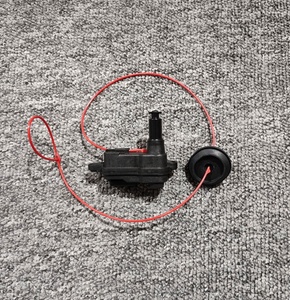 Convient pour Maserati Quattroporte, actionneur de bouchon de réservoir de carburant, moteur de verrouillage du bouchon de réservoir de carburant, moteur de verrouillage de boîte aux lettres, moteur de boîte aux lettres automatique - Product Image 1