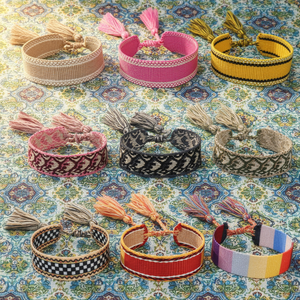 Bracelet d'amitié personnalisé brodé style bohème, bracelet tissé avec nom personnalisé, bracelet en corde à pompon tendance, unisexe - Product Image 2