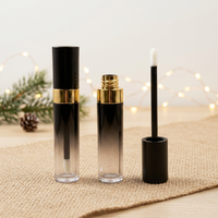 Emballages cosmétiques en plastique à marque privée, contenants de rouge à lèvres liquide noir brillant doré de 9 ml, tubes de gloss à lèvres vides de luxe