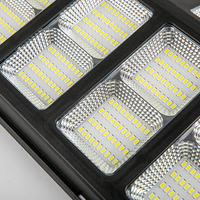 Vente directe d'usine solaire extérieur SMD LED 300W-600W lampadaire commercial IP65 étanche alimentation cc contrôle intelligent