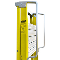 Échelle à marches en fibre de verre isolée moderne en gros, 5,15 pieds, 3 à 7 marches, certifiée CE, capacité de 150 kg, pliable, portable pour entrepôt