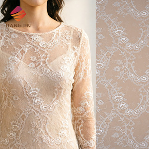 Tessuto in Pizzo Francese Ricamato a Mano, Tulle Bianco Chantilly, Lussuoso Ricamo 3D in Pizzo Francese per Abiti da Sposa - Product Image 1