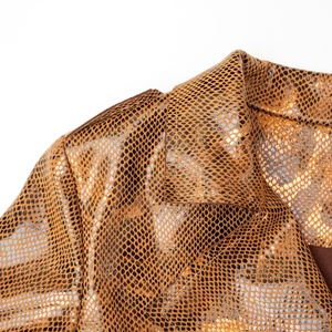 Abrigo de Gabardina de Diseñador con Cinturón Personalizado 2025 para Mujer, Abrigos de Gabardina de Cuero con Estampado de Serpiente, Elegantes y de Lujo para Invierno 2025, Tallas Grandes - Product Image 4