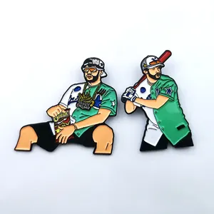 Grosir produsen Logo kustom topi kerah baju topi olahraga bisbol lembut lapis logam Enamel Pin kerah