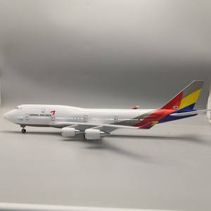 LED intermitente gran escala 1:150 47cm B747 <span class=keywords><strong>Asiana</strong></span> Airline Light resina aviones modelos con ruedas - Product Image 5