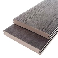 Plancher composite extérieur WPC en co-extrusion, nouveau design, aspect bois noyer, pour cantines