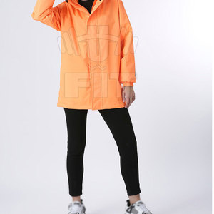 Traje de lluvia transpirable para hombre de nuevo estilo 2025, diseño liso a prueba de agua y a un precio razonable - Product Image 1