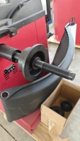 Équipement d'alignement des roues et machine d'équilibrage WB-30 avec lumière laser automatique et frein électromagnétique certifié CE 110V/220V