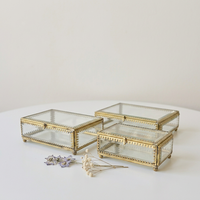 Boîtes de rangement pour bijoux décoratives en verre biseauté avec cadre en laiton de luxe moderne pour fabricants