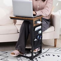 Table d'appoint grise moderne en forme de C pour canapé Table d'extrémité en bois Station de charge Sac de rangement Plateau TV Ports USB pour le salon