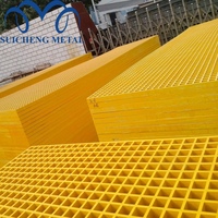 38x38x25mm Sarı Fiberglas Izgara Kaymaz UV Dayanımlı FRP Döşeme ve Çatı Geçiş Yolu Izgarası Metal Çerçeve 3D Modelleme Hizmeti