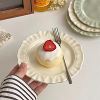 Assiettes à dessert en céramique haut de gamme, plats de service modernes et minimalistes, compatibles micro-ondes, pour une esthétique Instagram.