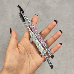 Bestseller 2026 Pennello per Sopracciglia Due-in-Uno Portatile con Diamanti per Spazzolare, Modellare e Applicare il Trucco - Product Image 1