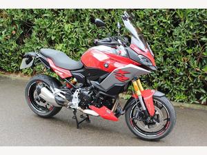 Vente en gros de moto sportive <span class=keywords><strong>BMW</strong></span> F 900 XR TE, rare, 1000 cm³, d'occasion, faible kilométrage, origine Royaume-Uni - Product Image 2