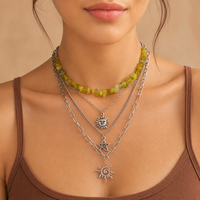 Nouveau collier superposé avec pendentif lune en pierres irrégulières pour femme, style vacances, perles