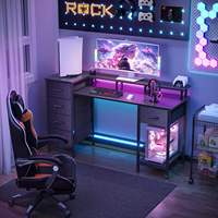 Poste de travail informatique moderne B2B avec bande lumineuse LED et étagère pour tour d'ordinateur