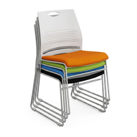 Chaise d'entraînement empilable de qualité commerciale avec cadre métallique, siège rembourré et dossier en plastique pour bureau, école, événement, vente en gros