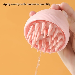 <span class=keywords><strong>Spazzola</strong></span> da bagno <span class=keywords><strong>per</strong></span> animali domestici in Silicone all'ingrosso <span class=keywords><strong>per</strong></span> cani lavaggio <span class=keywords><strong>per</strong></span> massaggio portatile facile da pulire <span class=keywords><strong>spazzola</strong></span> in Silicone morbido <span class=keywords><strong>per</strong></span> la toelettatura dei gatti - Product Image 2