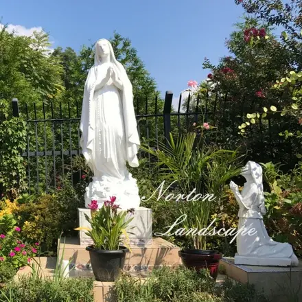 Taman luar ruangan dekorasi gereja batu Agama Virgin Mary patung marmer putih wanita Lourdes patung