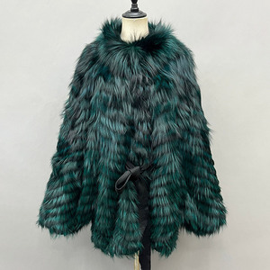 Meilleure vente Veste en fourrure de poncho moelleux à bande de renard argenté pour femmes <span class=keywords><strong>Manteau</strong></span> en fourrure de renard véritable avec <span class=keywords><strong>ceinture</strong></span> - Product Image 4