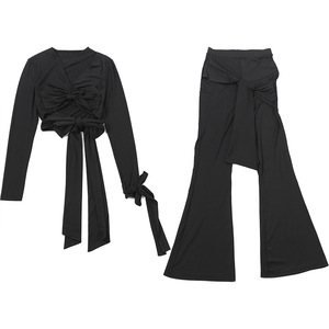 ชุดเซ็ต 2 ชิ้นสำหรับผู้หญิง เสื้อครอปแขนยาวแบบเว้าด้านข้าง และกางเกงขาบานเอวสูงพร้อมดีเทลผูกเชือก แฟชั่น - Product Image 6