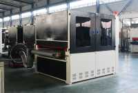 Machine de ponçage et de polissage industrielle automatique robuste pour métaux, avec plateau tournant pour le meulage et l'ébavurage des tôles, moteur de finition de surface