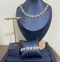 Ensemble de bijoux de luxe pour femmes, collier, bracelet et boucles d'oreilles en cristal, plaqué or, perles, bijoux de mode, vente en gros d'usine