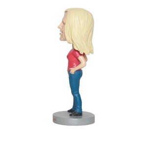 OEM özel kişiselleştirilmiş Polyresin kadın Dashboard sallayarak heykelcik Bobblehead - Product Image 2