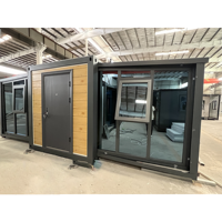Maison conteneur préfabriquée extensible à double aile, mobile, conception deux pièces, structure personnalisée, aménagement et câblage pour logement temporaire