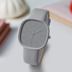 Montre à quartz carrée minimaliste pour homme, boîtier argenté, bracelet en cuir noir - Product Image 2