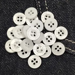 Boutons de vêtements en résine plastique de créateur de haute qualité boutons personnalisés boutons de marque logo