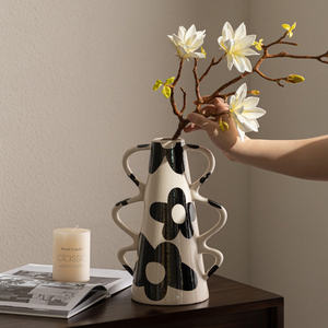 Vases à fleurs en céramique modernes faits à la main, glaçure mate, ornements décoratifs pour la décoration intérieure, pour table ou salon - Product Image 6
