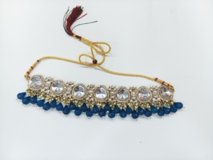 Boucles d'oreilles de mariage indien en alliage plaqué or vintage avec motif de cloche de perle d'imitation ensemble de perles à la mode pour les femmes en gros - Product Image 2