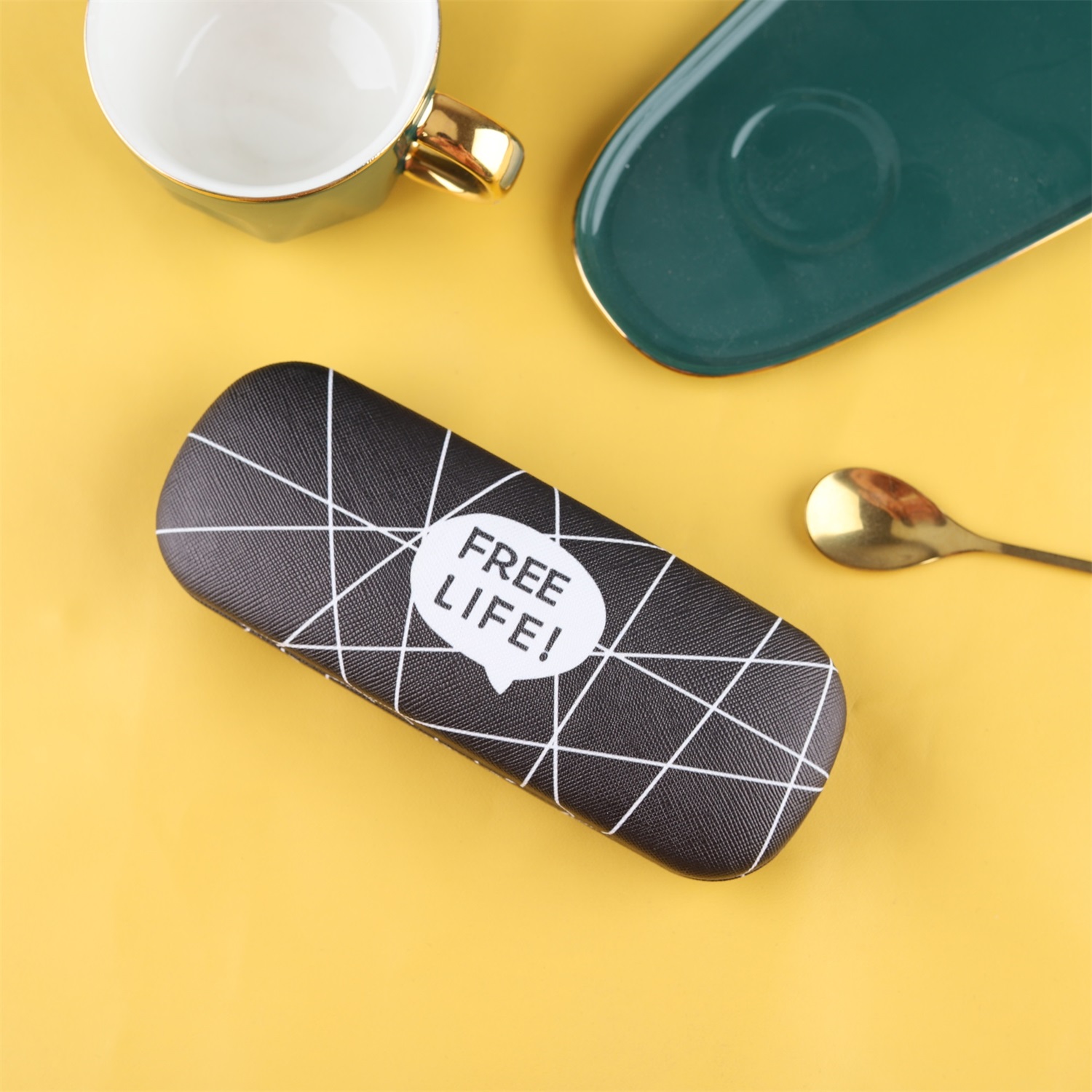 ผ้าทอสีดำและสีขาว