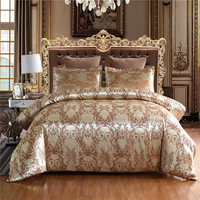 Parure de lit double en jacquard doré de style baroque européen avec housse de couette et taie d'oreiller pour lit queen size