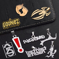 Pendentif en acier inoxydable personnalisé en usine pour hommes et femmes, pendentif tendance, bijoux en argent, accessoires avec logo 2D 3D et lettres