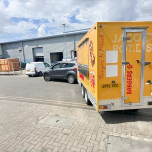 Restoran Ticari Catering Meyve Suyu Barı Kahve Yiyecek Römorku Atıştırmalık Yiyecek Hotdog Rust için Tam Donanımlı Mobil Mutfak Kamyonu - Product Image 2