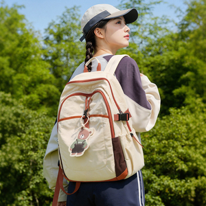 Sac à dos imperméable beige grande capacité en nylon avec pendentif ours, décontracté, pour femme, adolescente, voyage, école, unisexe, sac quotidien - Product Image 2