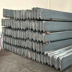 Q195 Q235 Q345 Garde-corps galvanisé Garde-corps extérieur Barrière Garde-corps autoroutier Garde-corps à deux vagues Trois vagues Peut être personnalisé - Product Image 5