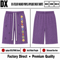 Shorts de survêtement personnalisés violet délavé à l'acide 320 g/m² avec lettres appliquées, ourlet brut vieilli et trous déchirés, style streetwear OEM ODM