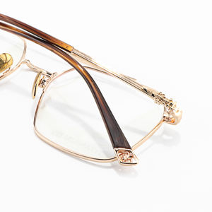 <span class=keywords><strong>แว่น</strong></span>ตาแฟชั่นทรงหกเหลี่ยม <span class=keywords><strong>ดี</strong></span>ไซน์สวยงาม คุณภาพ<span class=keywords><strong>ดี</strong></span>จากกวางตุ้ง สำหรับผู้ชายและผู้หญิง เหมาะสำหรับงานปาร์ตี้  พร้อมเลนส์ออพติคอล  ตกแต่งด้วยลวดลายสวยงาม - Product Image 6