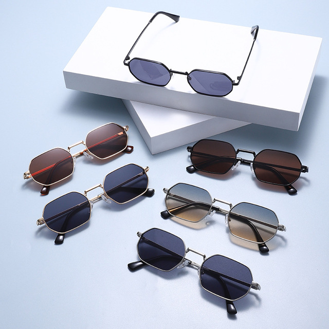 CONCHEN China Manufacturer UV400 OEM Rectangular Thick Printed Temples Sun Glasses Quality Engrave Logo Sunglasses Metal Frame