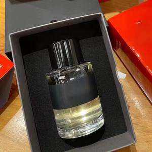 Parfum de luxe pour homme, portrait <span class=keywords><strong>f</strong></span>éminin sexy, fleurs et cuir, marque originale, ingrédients naturels de haute qualité, amoureux français - Product Image 6