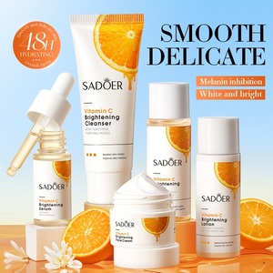 Ensemble de soins du visage SADOER, 5 <span class=keywords><strong>produits</strong></span>, soins du visage à la vitamine C biologique, ensemble de soins du visage éclaircissant et blanchissant pour femmes - Product Image 2