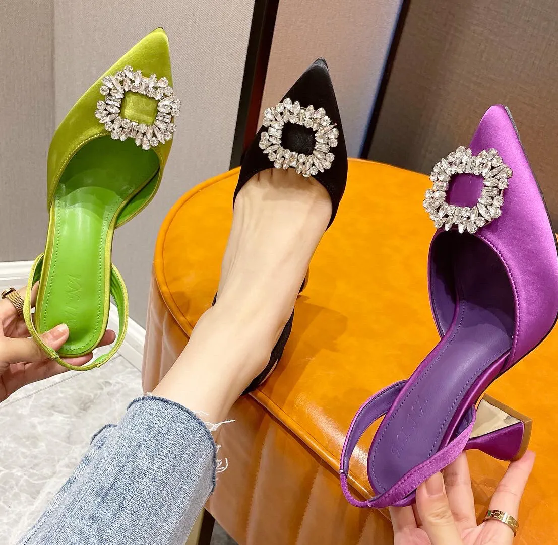 2021 Euro neue Damenschuhe spitzen Zehen quadratischen Knopf Diamant Sandale Stoff Sandalen Schuhe Frauen