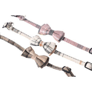 <span class=keywords><strong>Collar</strong></span> de perro de terciopelo a cuadros beige con pajarita Bandana ajustable y conjunto de correa con una campana-para cachorro invierno y primavera - Product Image 3