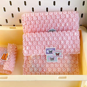 Enveloppe d'emballage express en polybulles antichoc en forme de cœur rose - Product Image 5