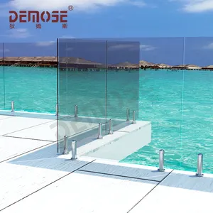 außenbereich unsichtbar pool einzäunung glas montage halterung geländer