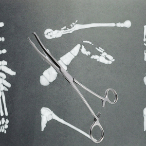 Pinces hémostatiques chirurgicales Kelly 18 cm courbées et droites pour usage médical et chirurgical orthopédique - Product Image 3